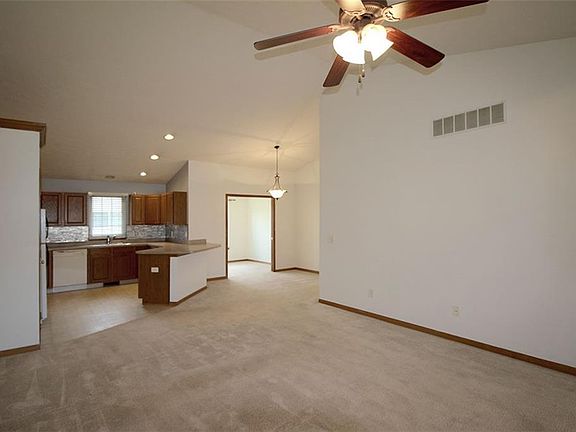 5th image of 119 Ashfield Ct