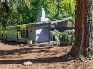 8900 SW White Pine Ln, Portland, OR 97225