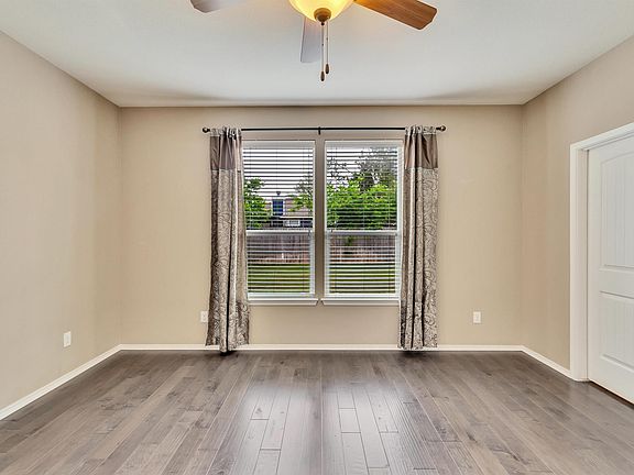 3rd image of 1709 Uhland Dr