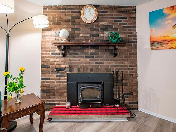5th image of 8830 Holly Ln #46
