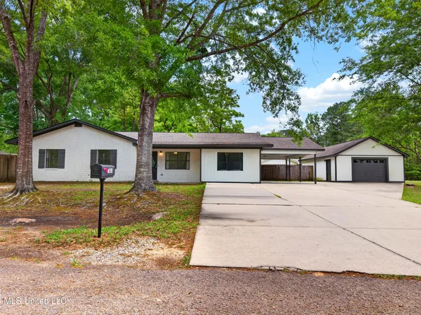 1604 Williams Dr, Leakesville, MS 39451