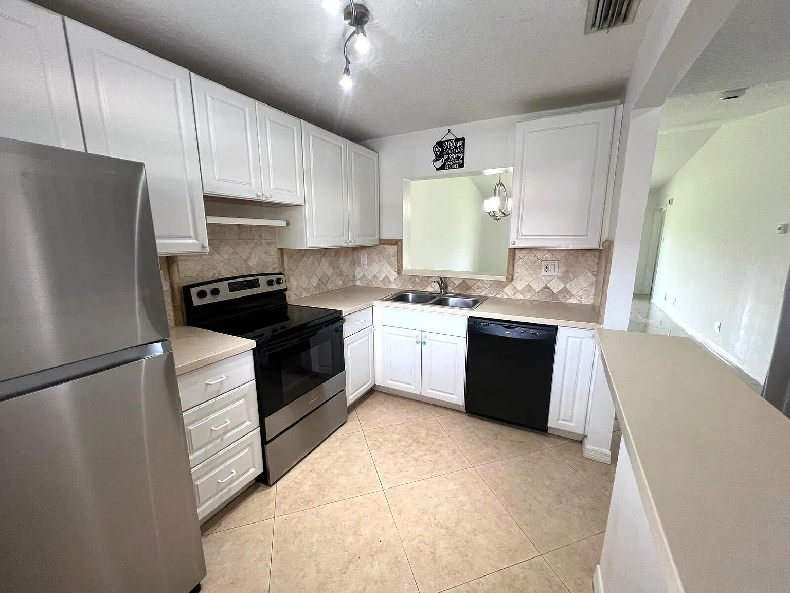 2 bed, 2.0 bath, 912 sqft, $2,200 — Photo 4