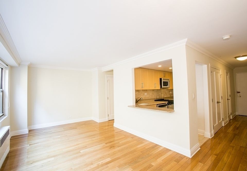 1st image of 210 W 89th St APT 11B