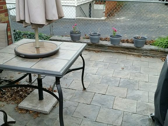 4th image of 885 Washington St