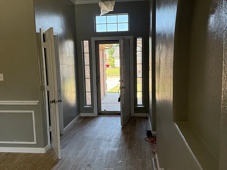 2704 Trent Trl — Photo 1