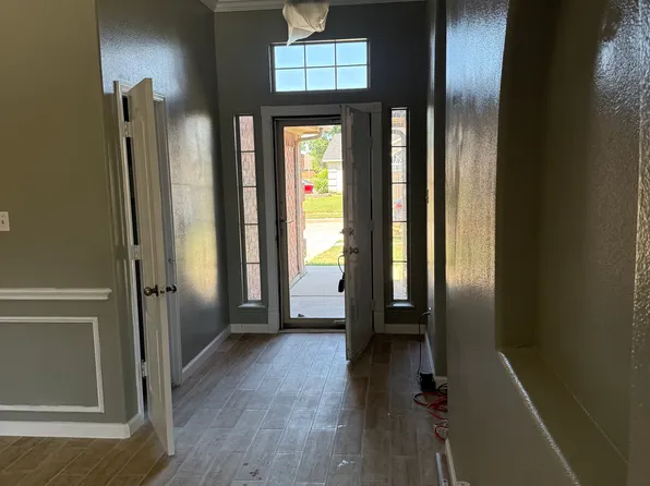 2704 Trent Trl, Fort Worth, TX 76118