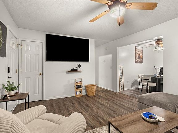 4th image of 808 SE 19th St