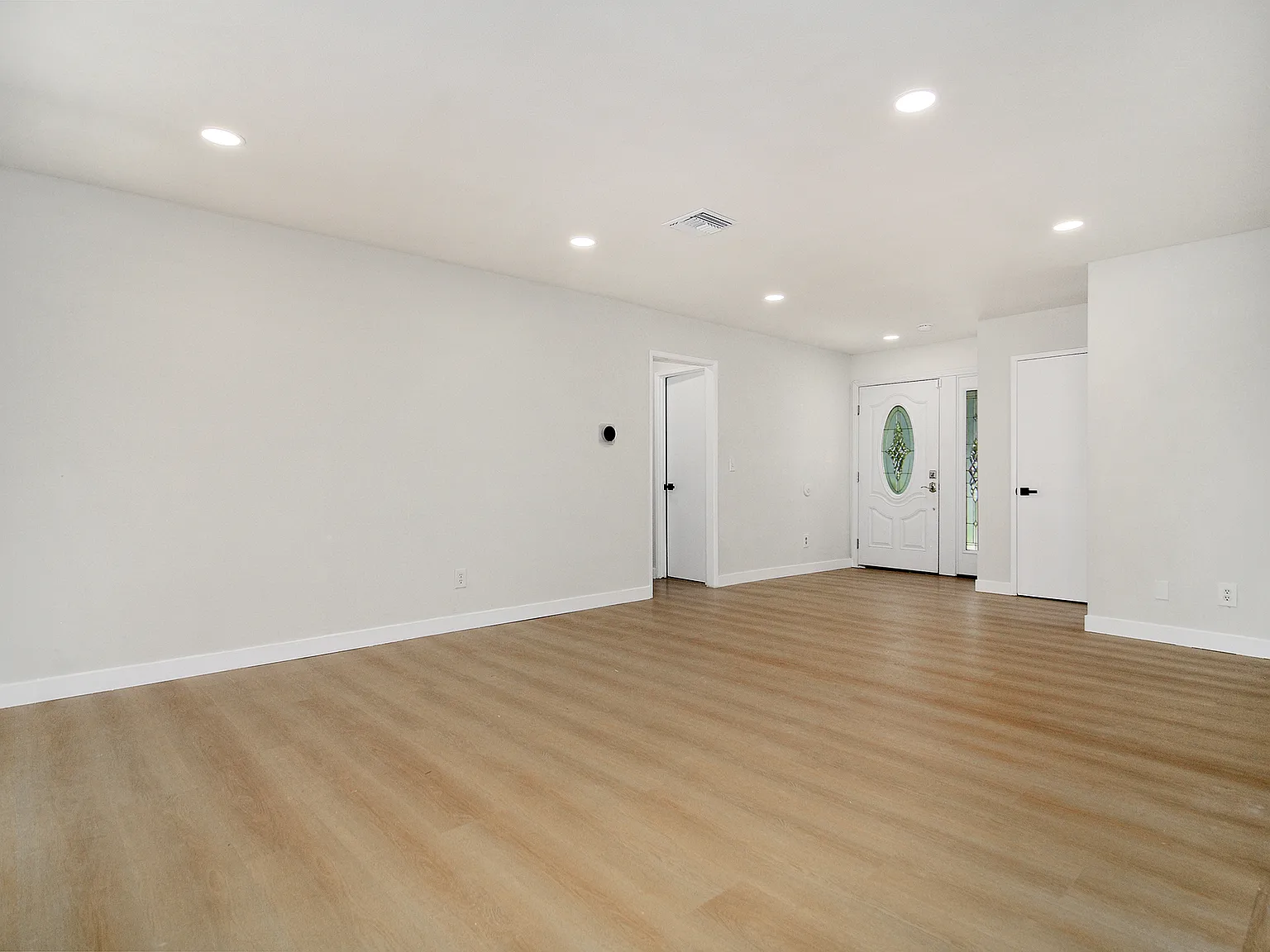 3 bed, 1414 sqft, $4,500 — Photo 4