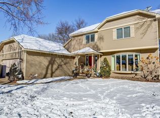 205 Lion Ln, Shoreview, MN 55126