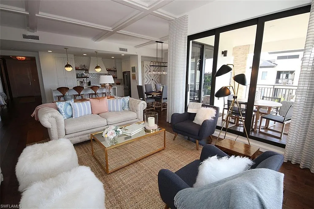 3 bed, 3.0 bath, 2264 sqft, $18,500 — Photo 4