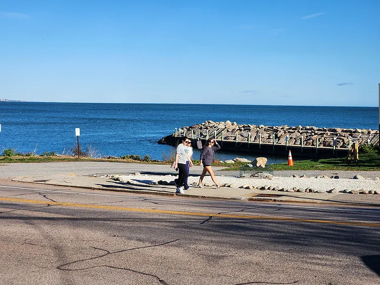 185 Ocean Rd #4 — Photo 2