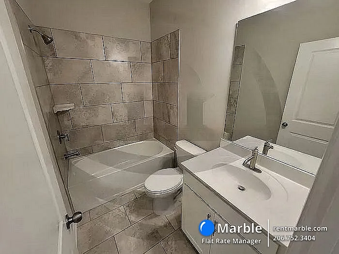2565 Morehead St — Photo 14
