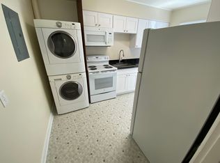 5241 15th Ave NE APT 4, Seattle, WA 98105