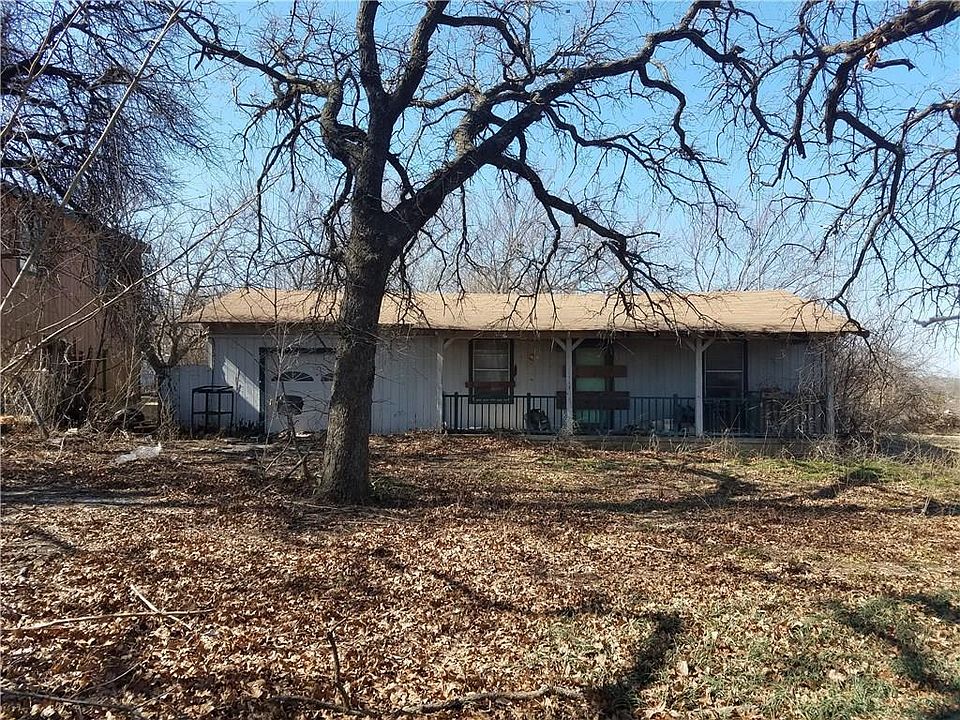 2nd image of 1112 Silver Creek Azle Rd