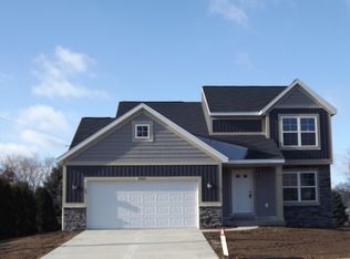 5611 Beyhill Dr, Belmont, MI 49306