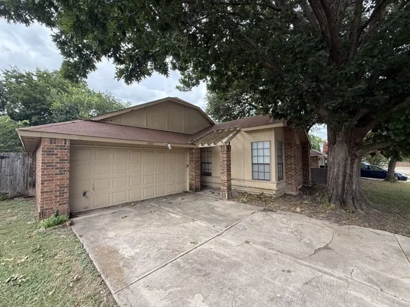 2323 Clareton Dr, Arlington, TX 76018