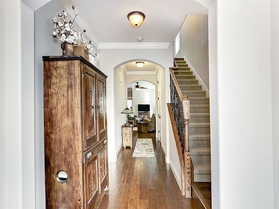3rd image of 1115 Pegasus Dr NW
