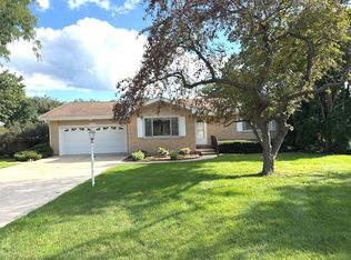 2323 Carriage Ln, Lindenhurst, IL 60046