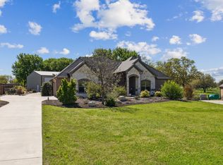 111 Flying Diamond Dr, Springtown, TX 76082