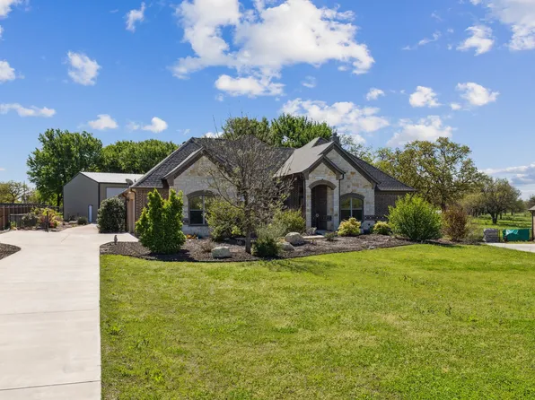 111 Flying Diamond Dr, Springtown, TX 76082