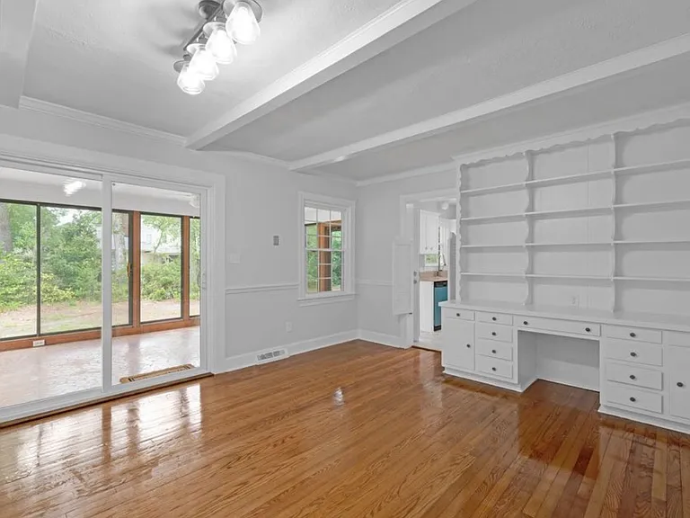 306 Granville Dr — Photo 14