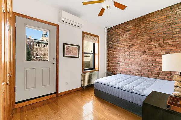 Rented by Compass | media 7