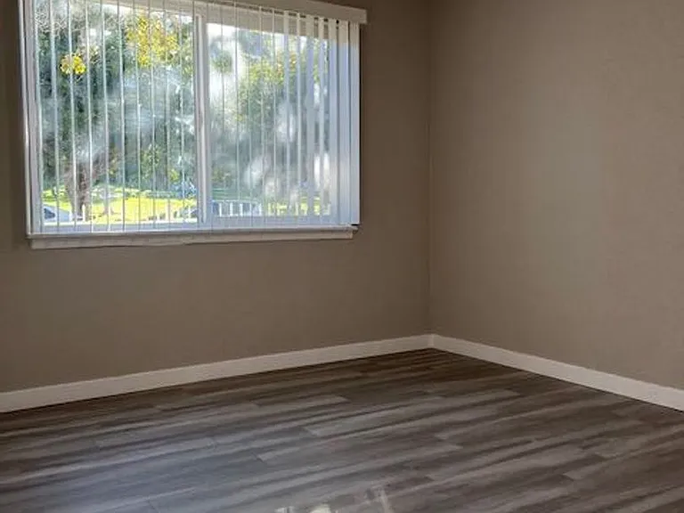 3904 Gibraltar Ave — Photo 9