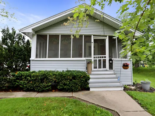 112 S Washington St, Hobart, IN 46342
