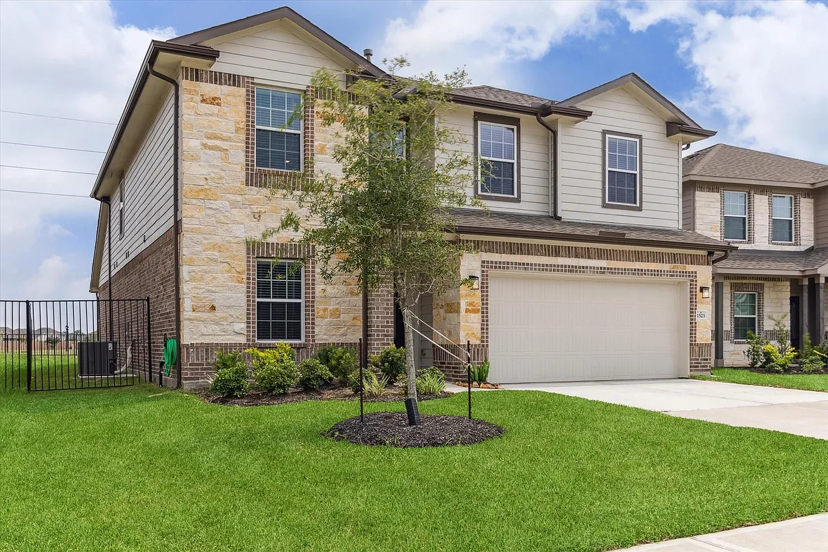 Building Photo - 1523 Alpine Dr