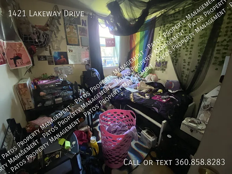 1421 Lakeway Dr — Photo 16