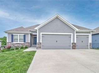 1508 SW Cross Creek Dr, Grain Valley, MO 64029