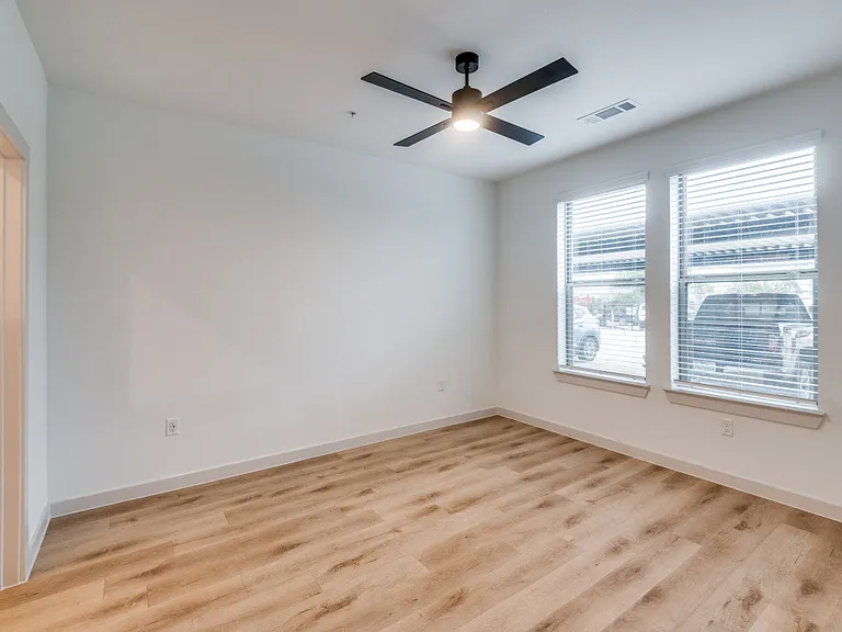 Burnett Lofts at Bishop Ridge — Photo 12