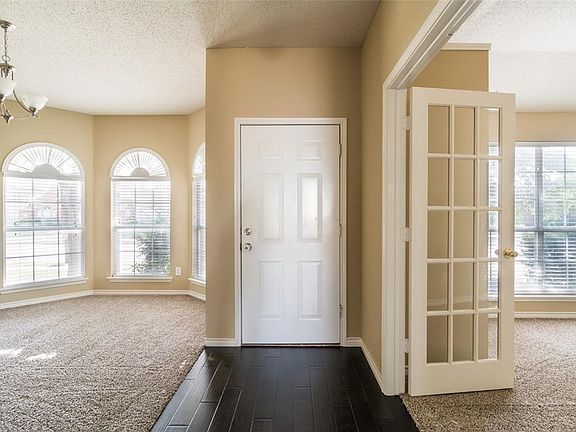 3rd image of 3912 Gardenia Ln