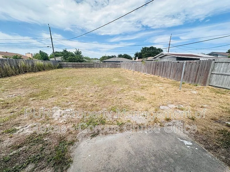 3 bed, 1.5 bath, 931 sqft, $1,499 — Photo 2