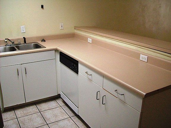 4th image of 530 Palm Beach St APT 1