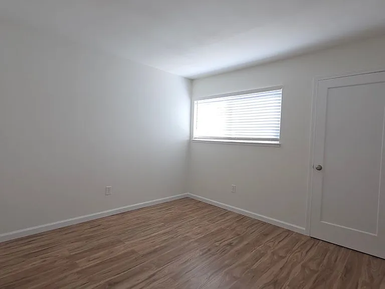 1918 Knolls Dr — Photo 16