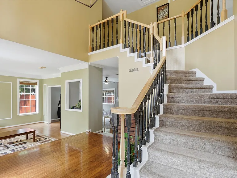 2114 Gentryside Dr — Photo 6