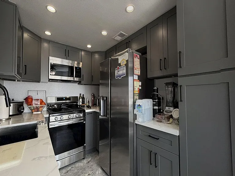 831 Carlton Privado — Photo 7