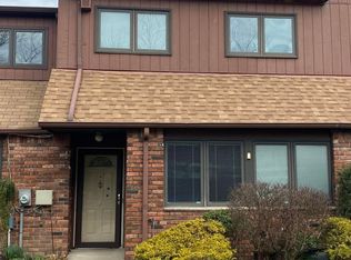 43 Gateway Dr, Staten Island, NY