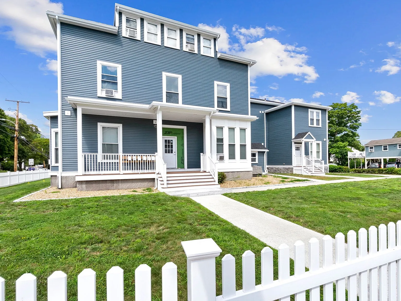 1 bed, 1.0 bath, 400 sqft, $1,750 — Photo 2