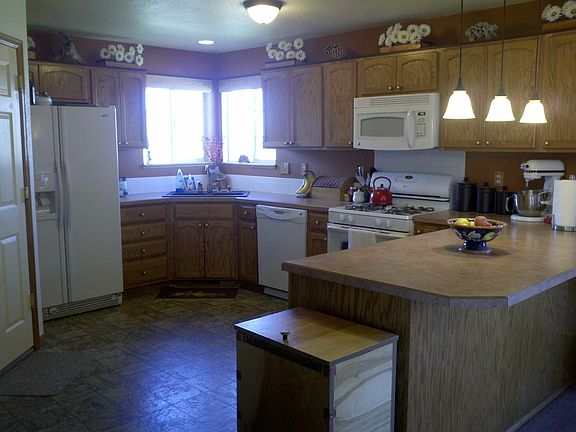 3rd image of 189 S 7th St