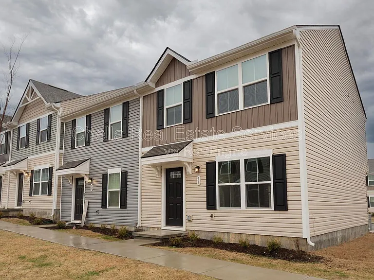 2935 Winterberry Dr — Photo 2