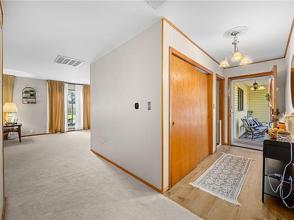 4th image of 1220 Washington St