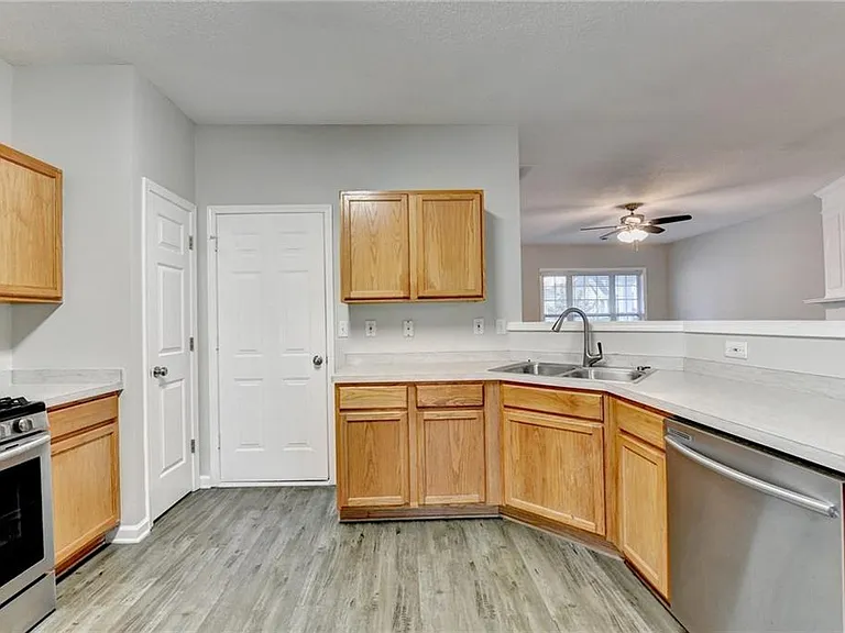 3415 Oxwell Dr — Photo 17