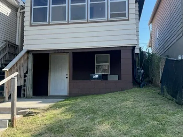2943 Martha St, Omaha, NE 68105