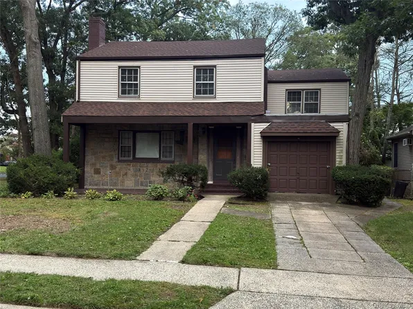 915 Glenwood Road, West Hempstead, NY 11552