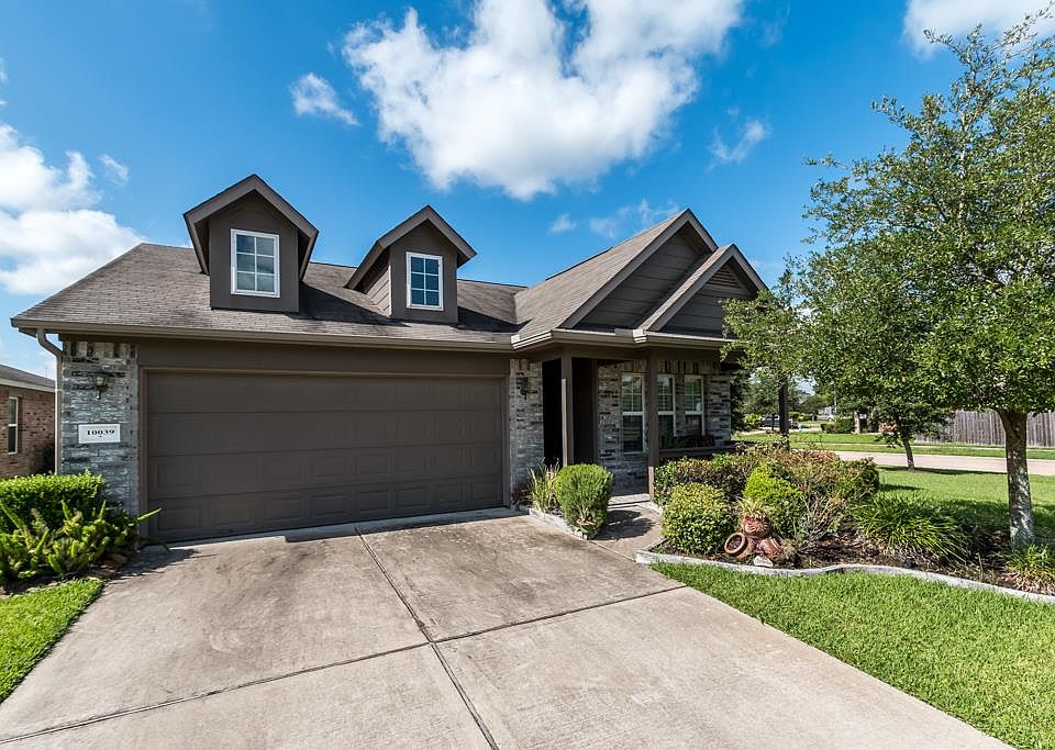 1st image of 10039 Fairlane Oaks Dr