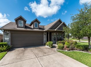 10039 Fairlane Oaks Dr, Houston, TX 77070