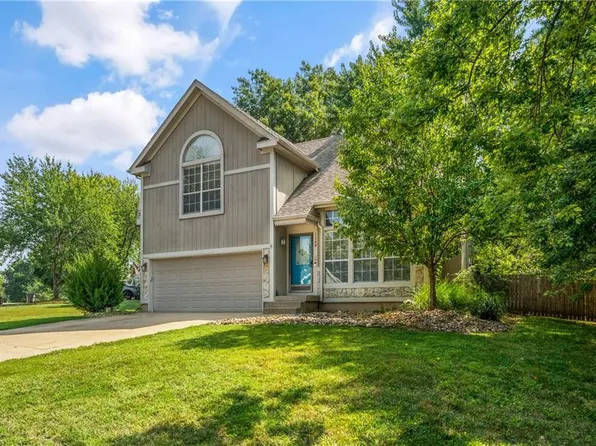 1268 N Lucy Montgomery Way, Olathe, KS 66061