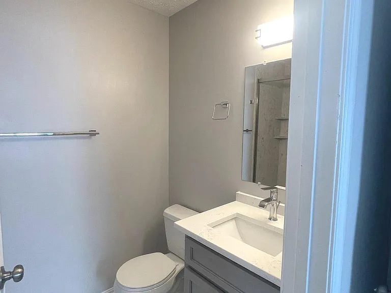 2137 Wainwright Ct #1C — Photo 11